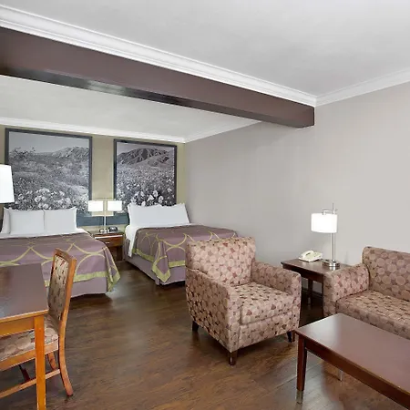 Super 8 By Wyndham Los Angeles-Culver City Area-3
